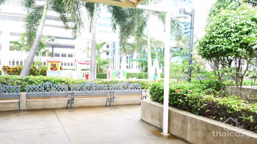 Grand Park View Asoke photo 7