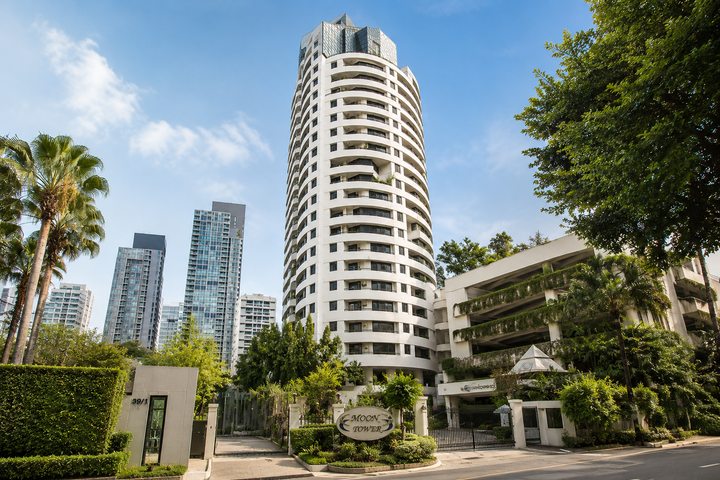 Moon Tower Sukhumvit 59
