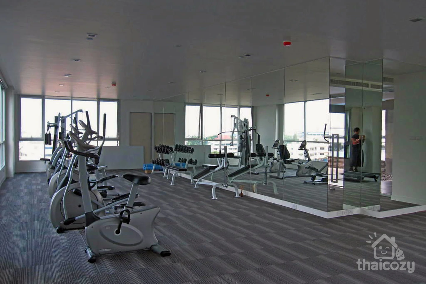 Hive Sathorn photo 7
