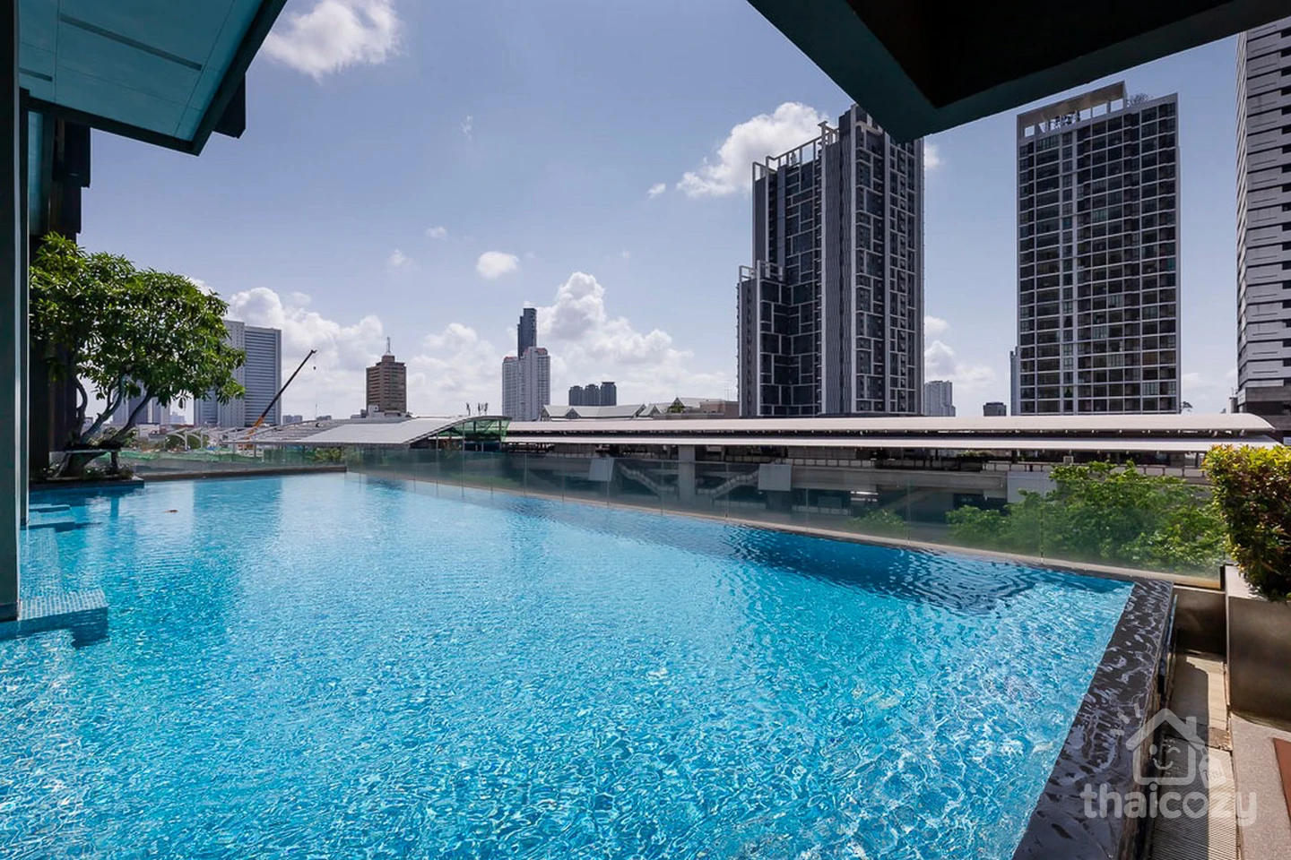 Hive Sathorn photo 10