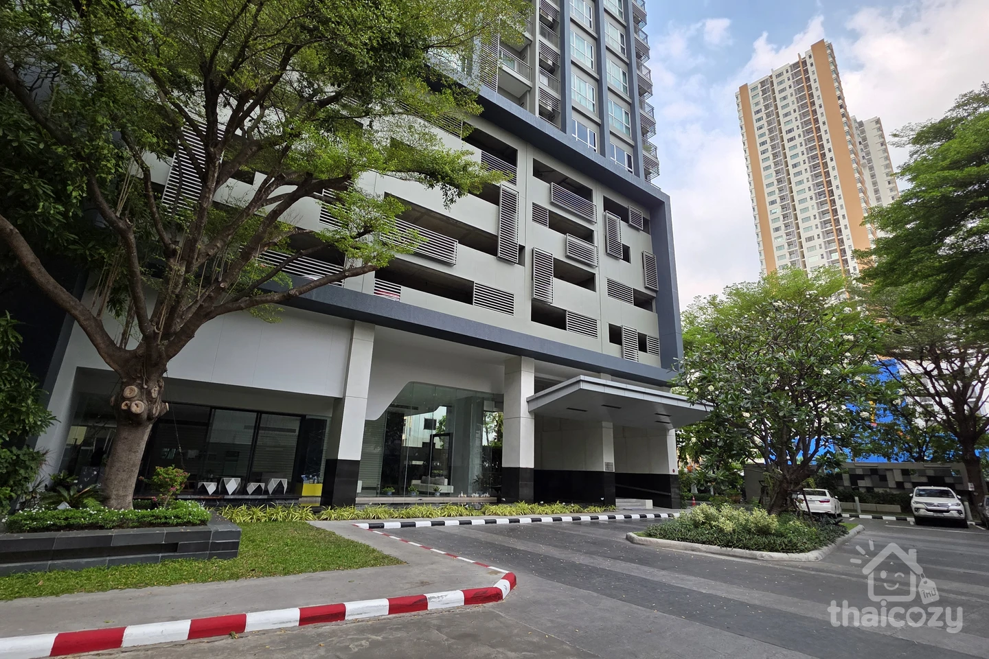 Hive Sathorn photo 12
