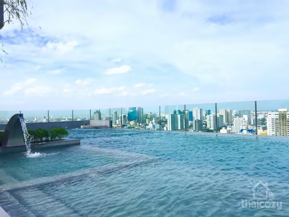 H Sukhumvit 43 photo 2