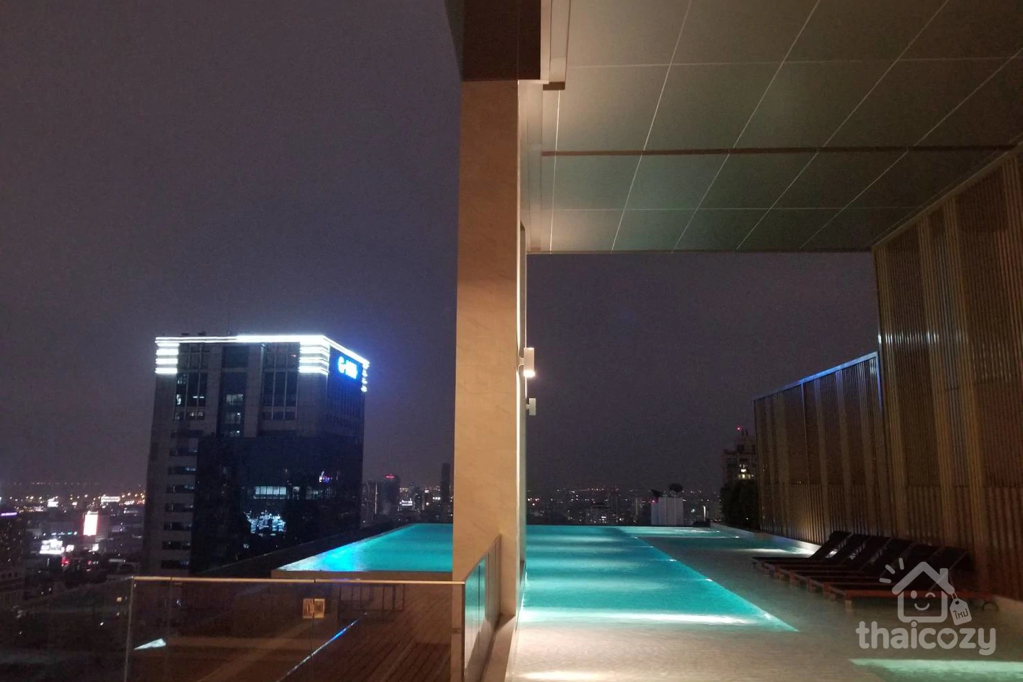 The Esse Asoke photo 3