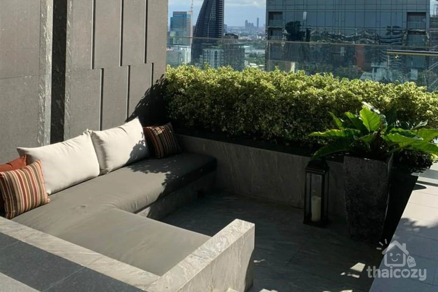 LAVIQ Sukhumvit 57 photo 2