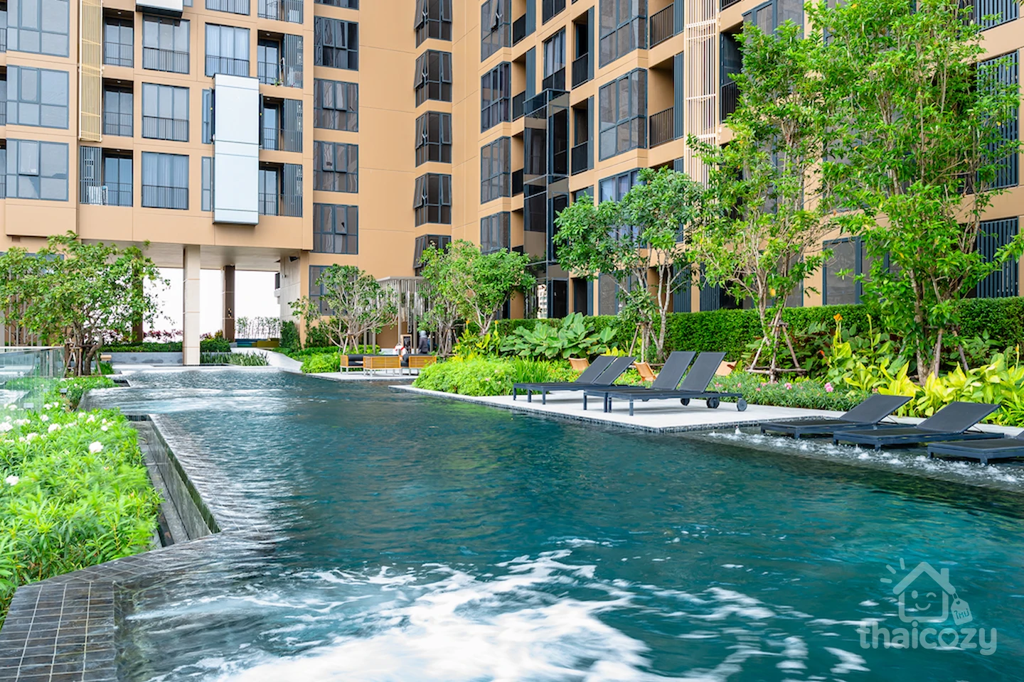 HAUS Sukhumvit 36 photo 2