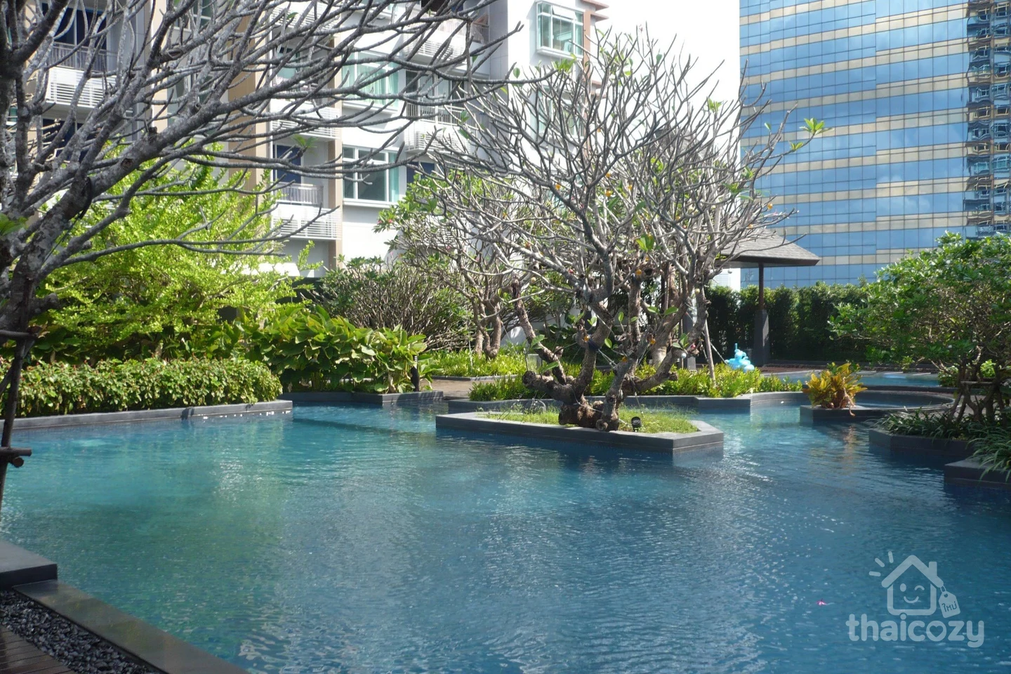 Circle Condominium photo 2