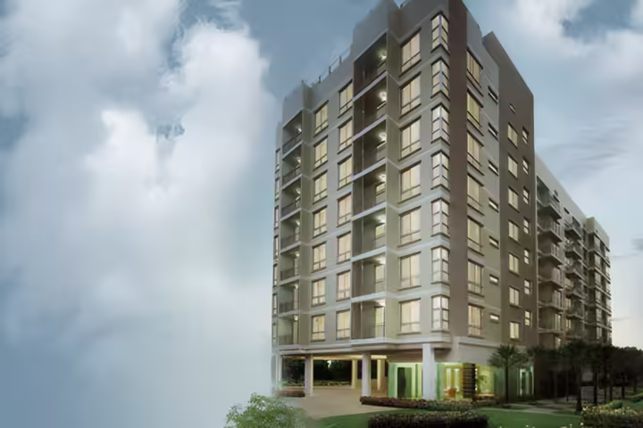 Sathorn Plus - By The Garden