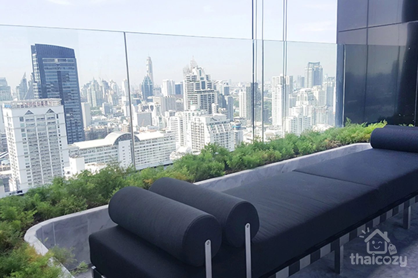 Ashton Asoke photo 4
