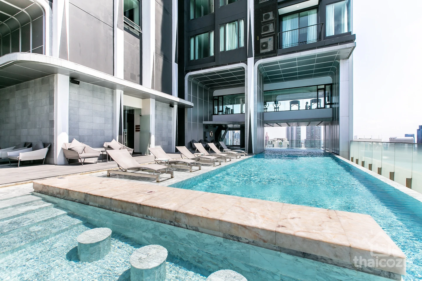 Edge Sukhumvit 23 photo 2