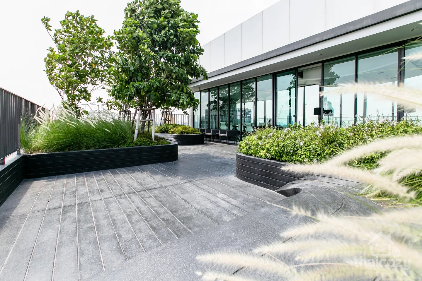 Edge Sukhumvit 23 photo 3