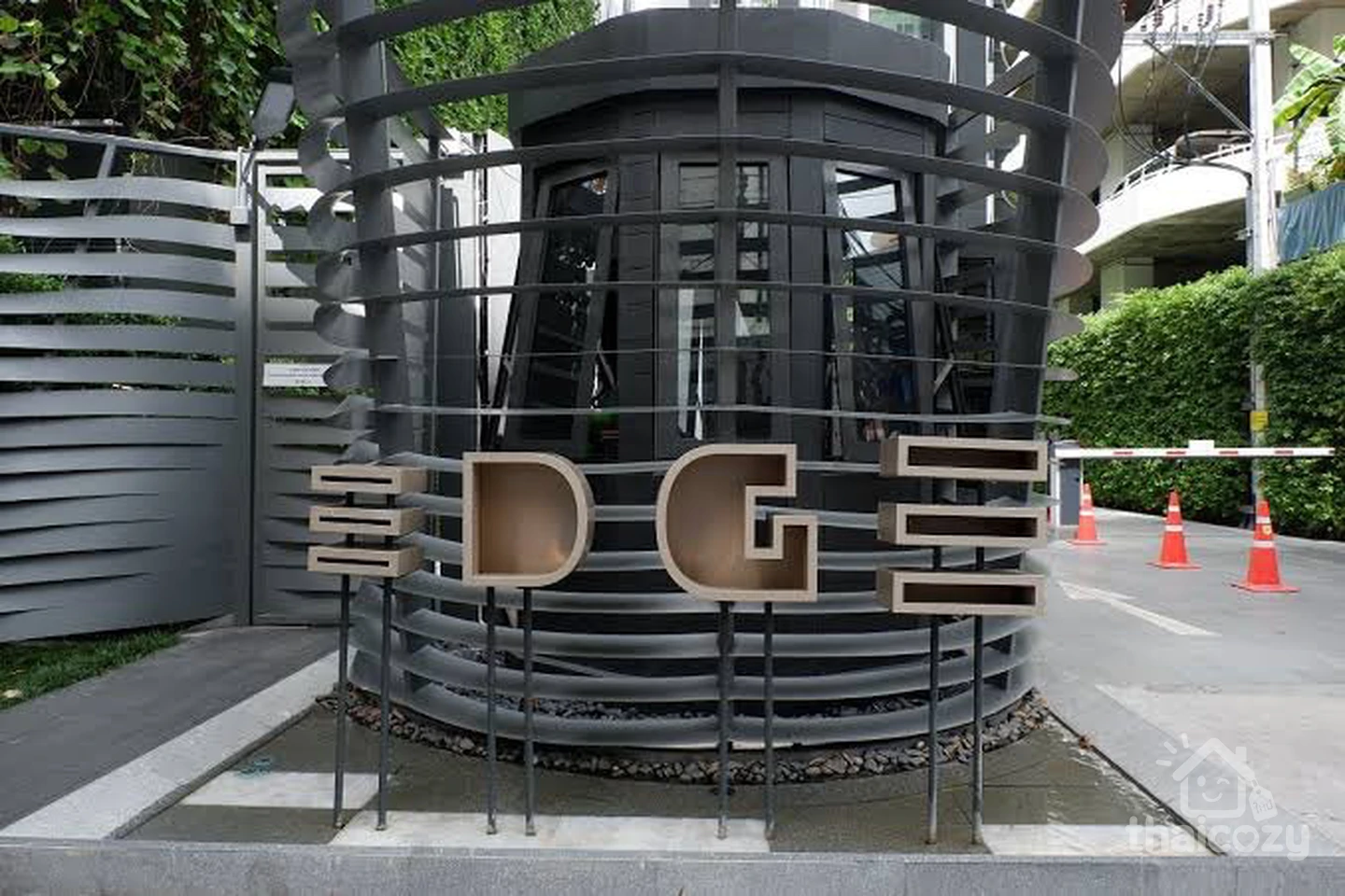 Edge Sukhumvit 23 photo 4