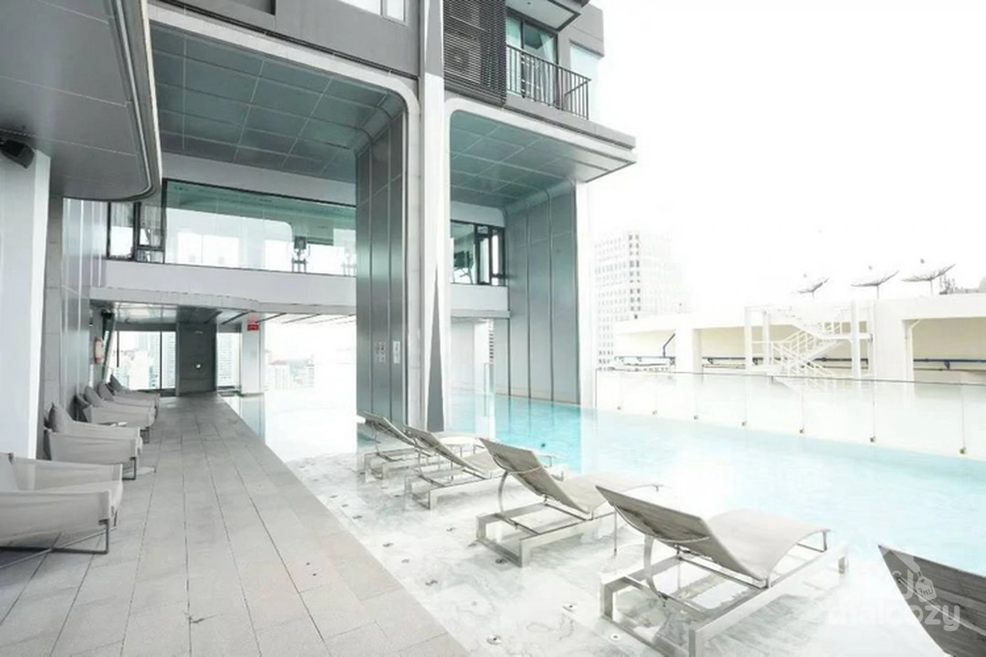 Edge Sukhumvit 23 photo 8