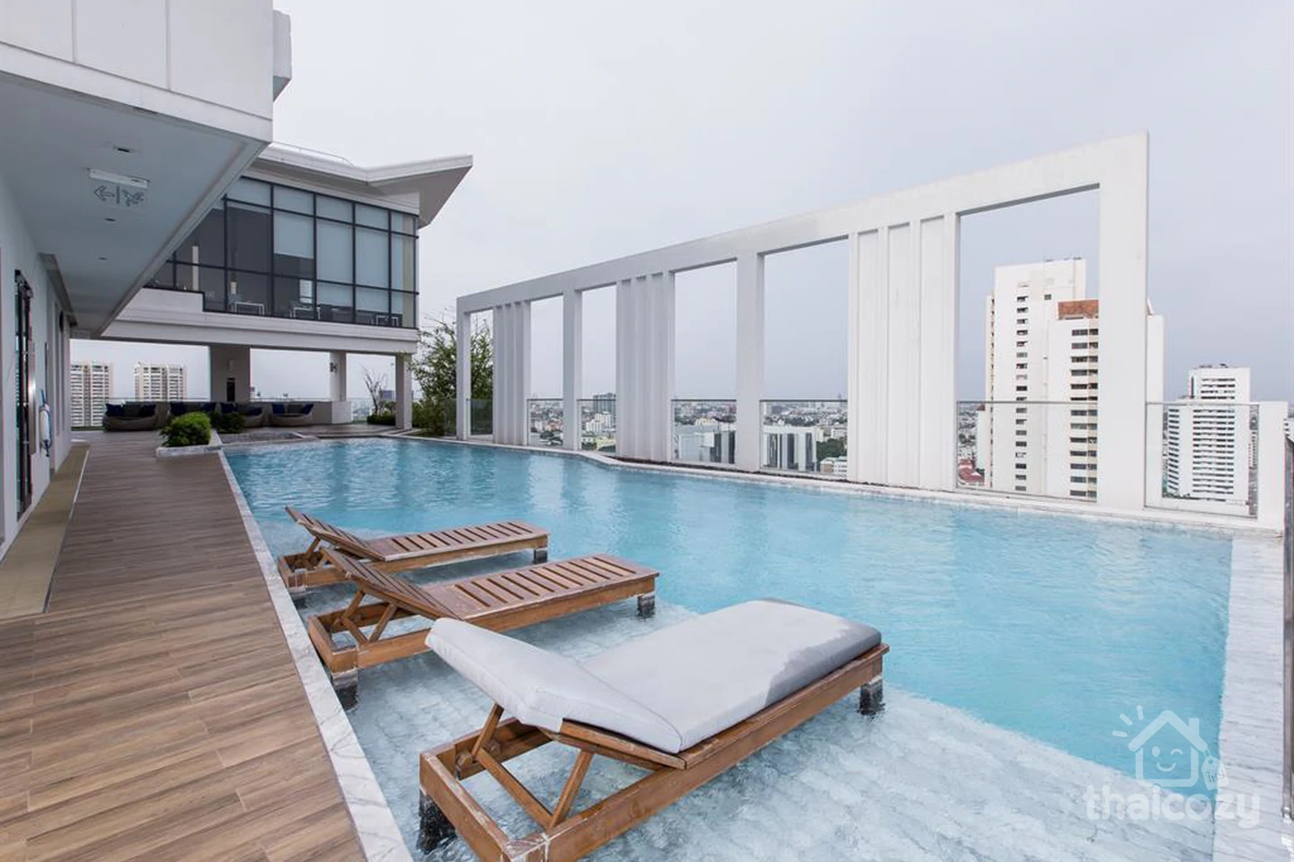 M Thonglor 10 photo 10