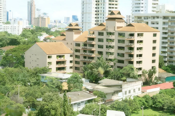 Raintree Village Apartment