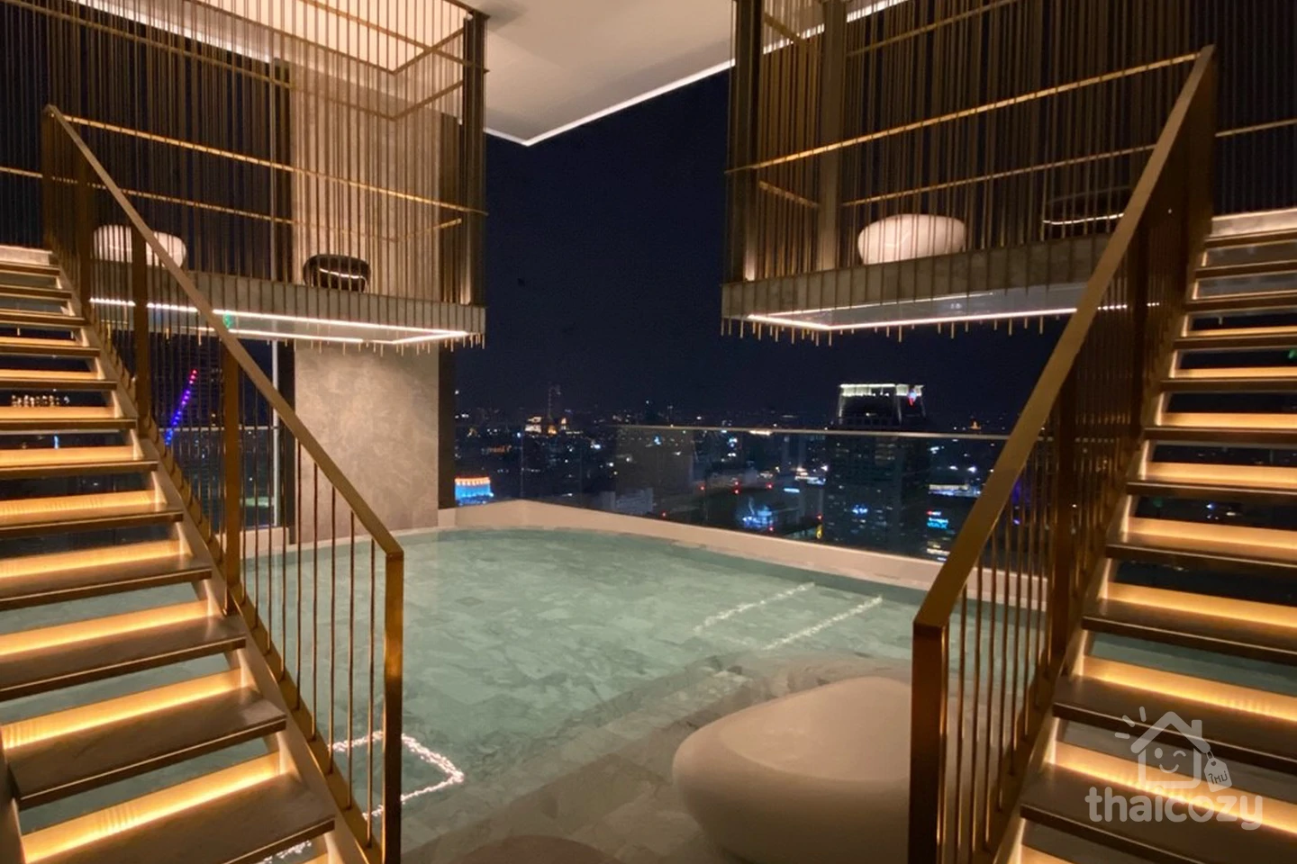 28 ชิดลม photo 5