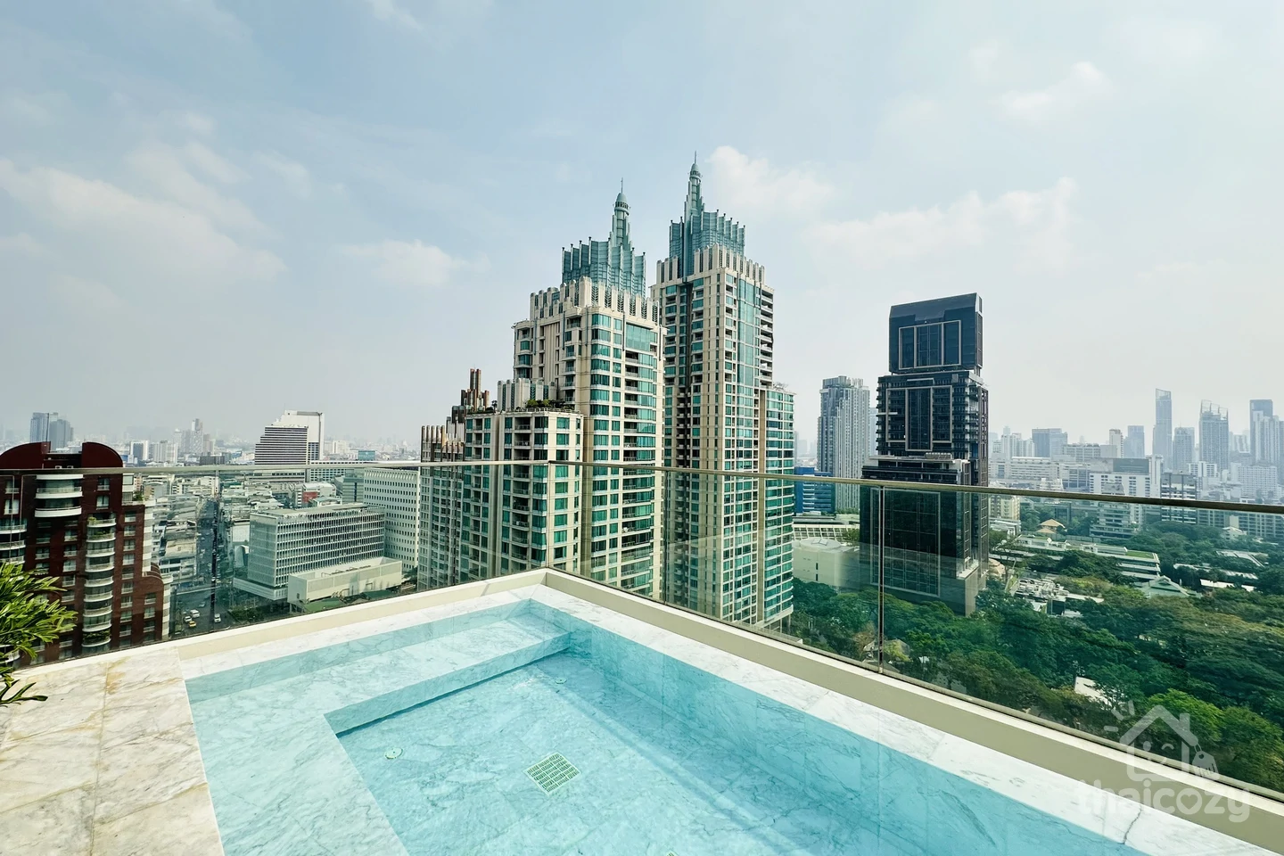 28 ชิดลม photo 8