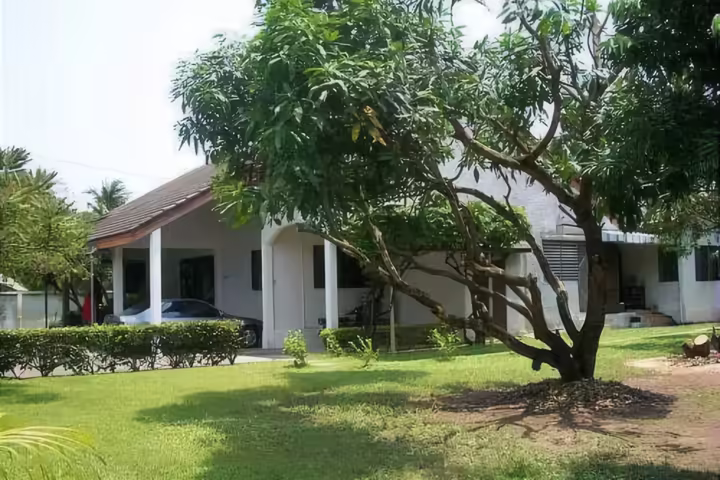 บ้านเดี่ยว 3 ห้องนอน ใกล้ ม.ช. ให้เช่า