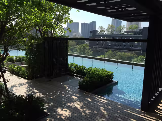 Base Park East Onnut BTS