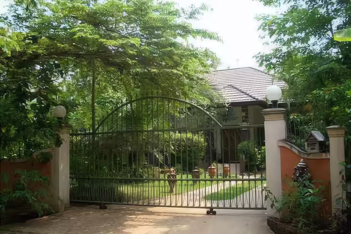 บ้านเดี่ยว 3 ห้องนอนชั้นเดียว ดีเยี่ยม ในอำเภอเมือง