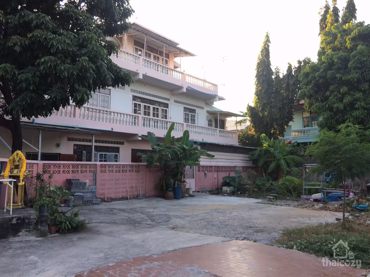 บ้านหลังใหญ่ในกรุงเทพฯ ในย่านเงียบสงบ ใกล้รถไฟฟ้าสถานีสิรินธรและทางด่วนศรีรัช photo 1