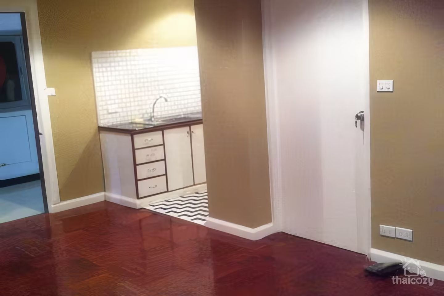 Vente Urgente : Condo Ruamjai Heights Sukhumvit 15, BTS Asoke, 57 m² photo 1