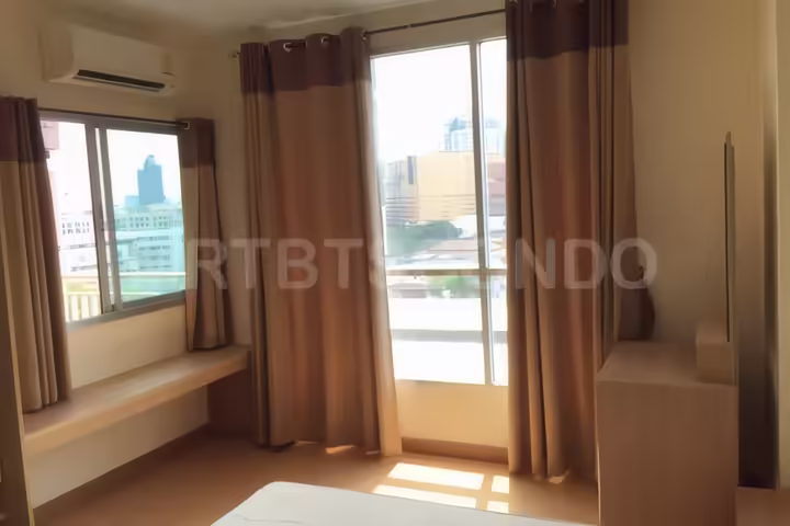 ไลฟ์ แอท สุขุมวิท 65 – คอนโด 1 ห้องนอนให้เช่า ใกล้ BTS พระโขนง 22,000 บาท/เดือน