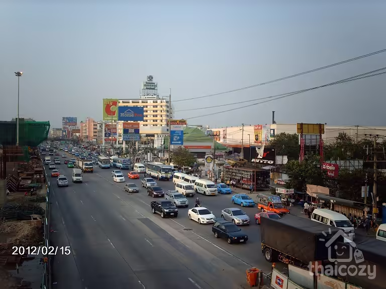 Commercial Unit for Sale or Rent at Bangyai Square photo 1