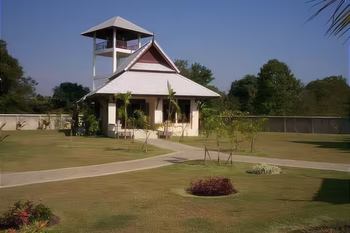 บ้านเดี่ยว 1 ห้องนอนพร้อมสระว่ายน้ำ ในสันกำแพง