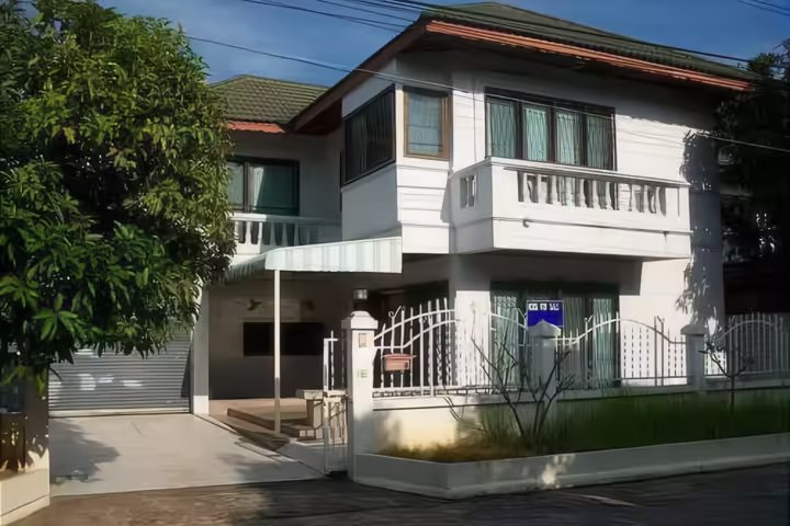 บ้านเช่า 5 ห้องนอน ใกล้สนามบิน