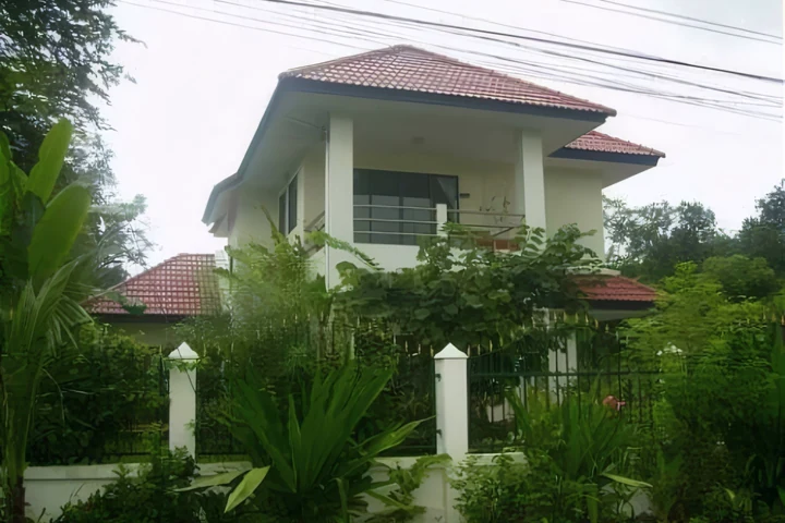 Cozy 4 Bedroom House close to Meechok Plaza