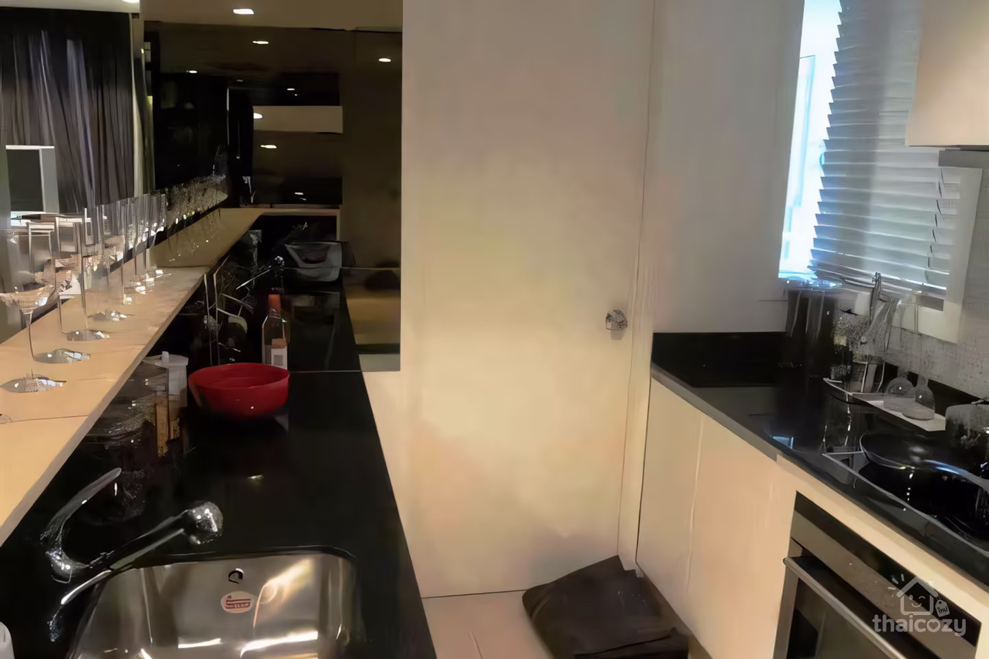 คอนโดหรู 2 ห้องนอน photo 2