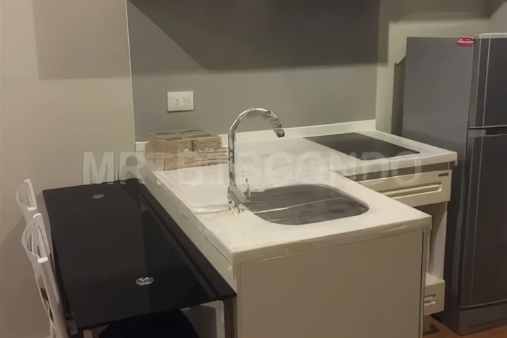 Condolette Dwell Sukhumvit 26、1ベッドルーム賃貸コンドミニアム、BTSプロンポン駅近く、月額23,000バーツ