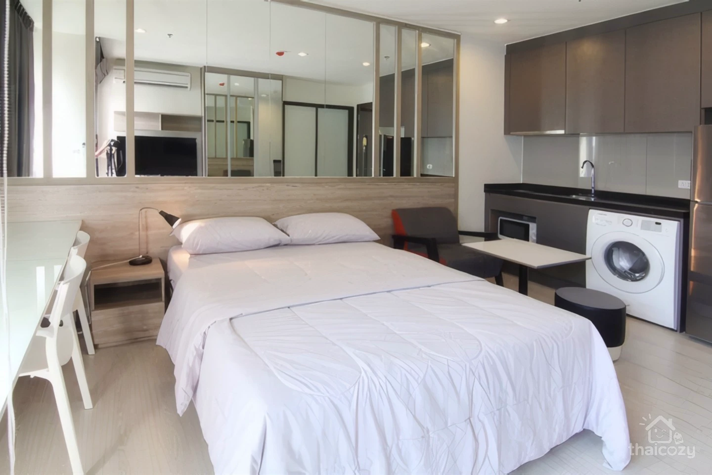 Studio for Rent at Rhythm Asoke 2, 22 sqm, Near MRT Phra Ram 9, 15,000 THB/Month photo 2