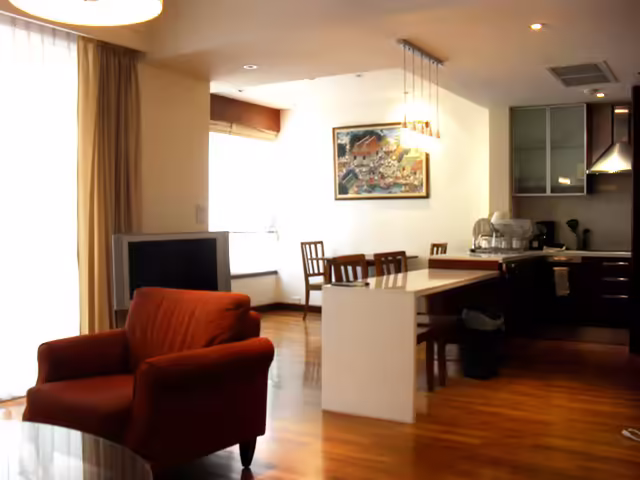 ห้องนอนใหญ่ 1 ห้องนอนที่หลังสวน