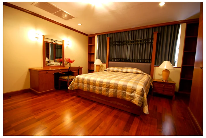 คอนโด 2 ห้องนอน ใหญ่ พื้นที่ 160 ตร.ม. สาทร-นราธิวาส