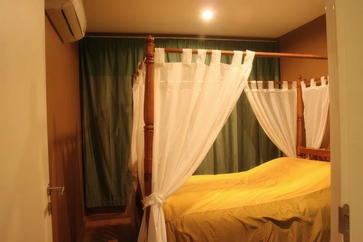Voque Sukhumvit 16、MRTアソーク近くの賃貸コンドミニアム、1ベッドルーム42平方メートル、月額25,000バーツ