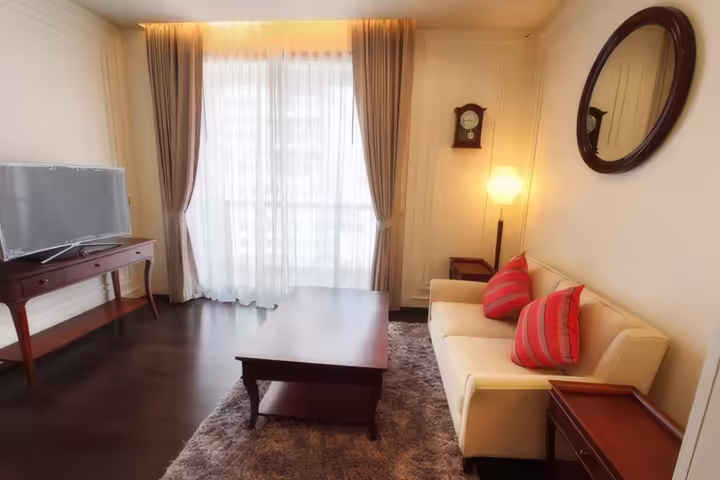 The XXXIX by Sansiri，近BTS Phrom Phong公寓出租，1卧室59平方米，月租65,000泰铢
