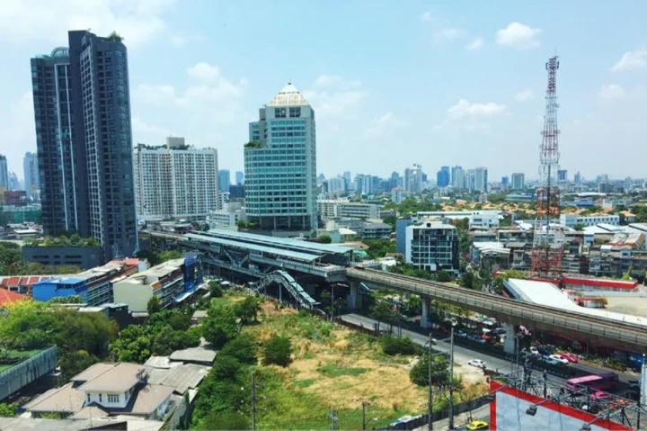 Sukhumvit Plus, 800 m from Phrakanong BTS. Sukhumvit Park For Sale