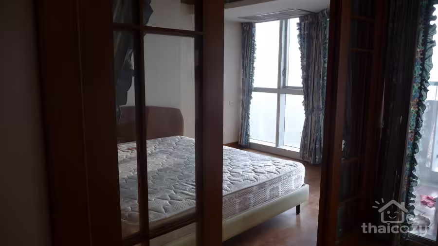 Appartement au 38e étage à louer photo 2