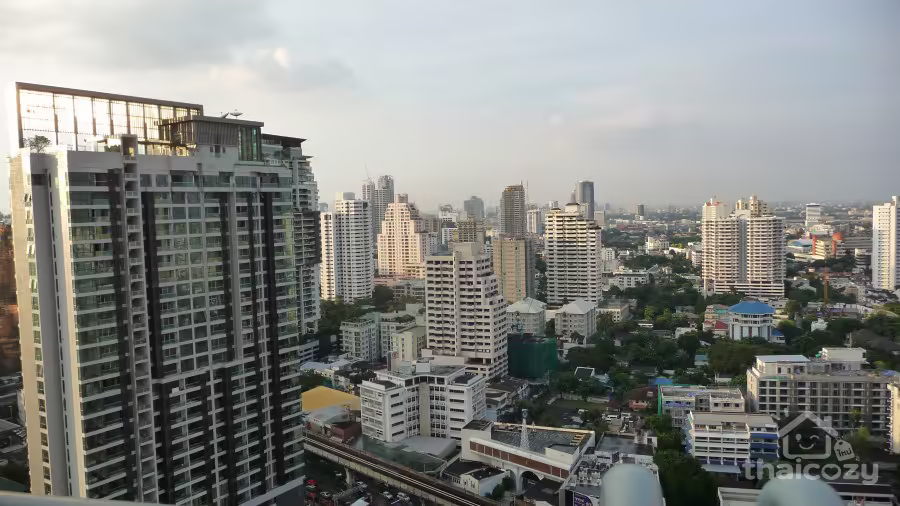 Appartement en étage élevé à louer à Phrom Phong photo 1