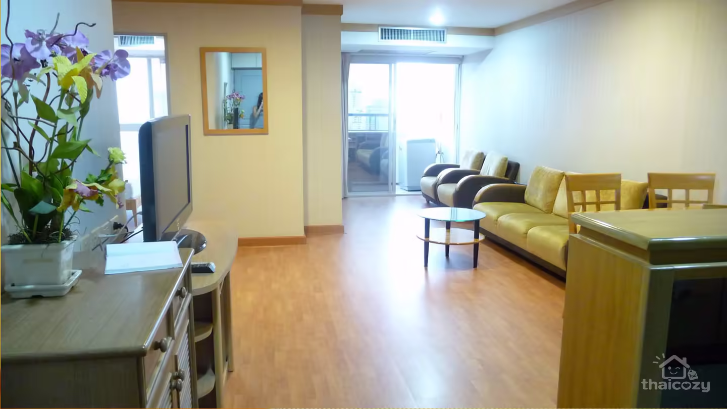 27th Floor Apartment for Rent, 30,000 Baht per Month photo 2