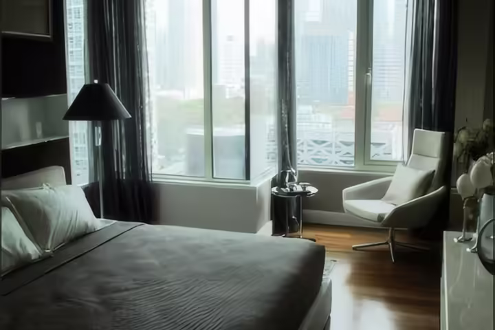คิว หลังสวน ขาย คอนโด ใกล้ BTS ชิดลม 2 ห้องนอน 94 ตร.ม. ราคา 28,650,000 บาท