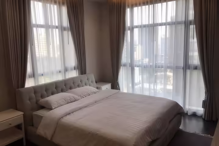 The XXXIX by Sansiri 出租公寓，靠近 BTS Phrom Phong，2 卧室 82 平方米，月租 80,000 泰铢