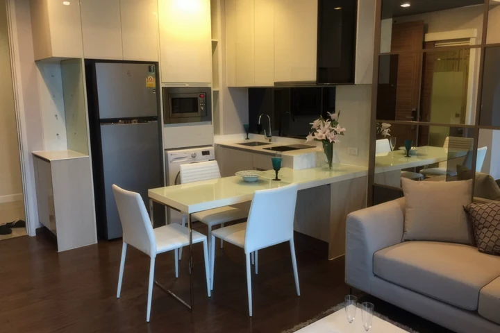 Q Asoke Condo à Louer près du MRT Phetchaburi, 2 Chambres 60 m², Prix 50 000 Bahts/mois