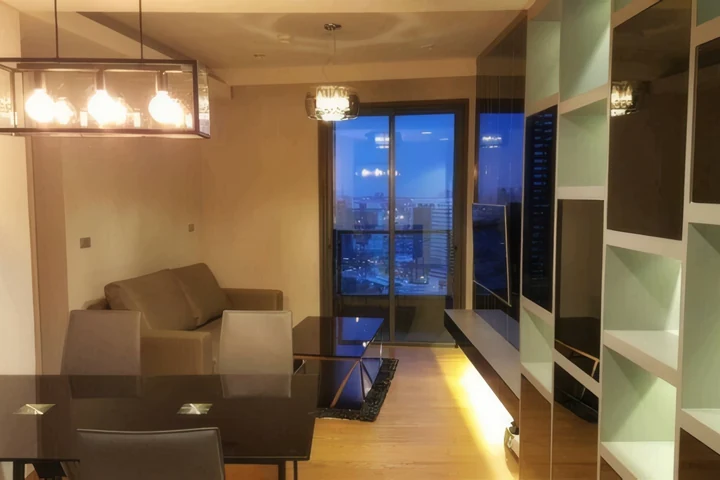 Аренда кондоминиума The Lumpini 24 рядом с BTS Phrom Phong, 2 спальни, 55 кв.м, цена 50 000 бат/мес