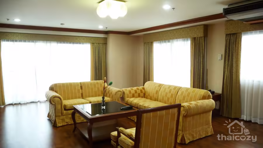Appartement 3 chambres à louer à Asoke Sukhumvit 23 avec grand balcon photo 2