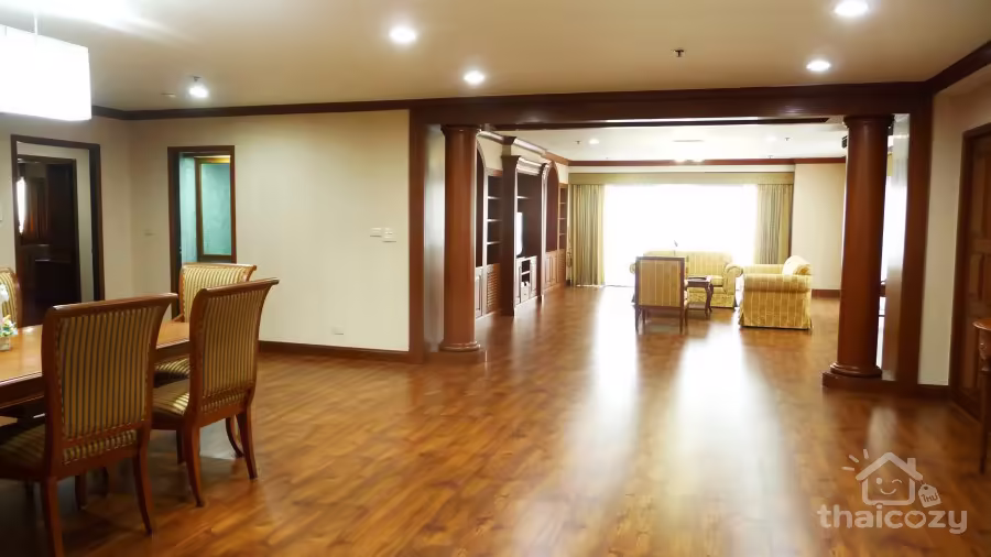 Appartement 3 chambres à louer à Asoke Sukhumvit 23 avec grand balcon photo 1