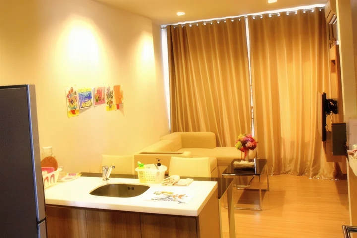 Appartement Rhythm Sathorn à louer près de BTS Saphan Taksin, 1 chambre 45 m², 29 000 THB/mois