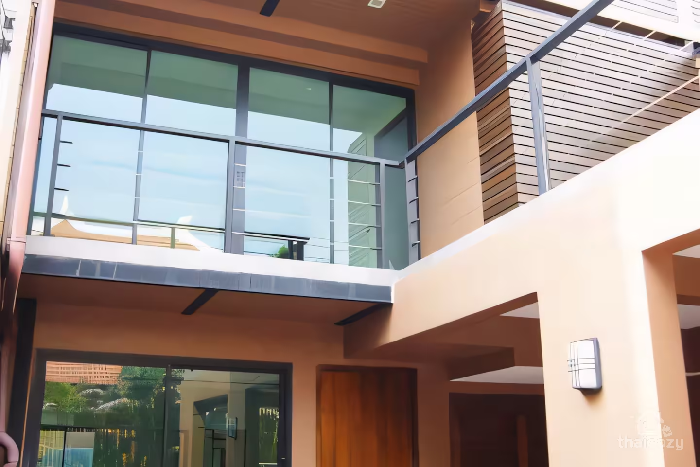 Townhouse with Private Pool for Rent on Soi Thonglor photo 2