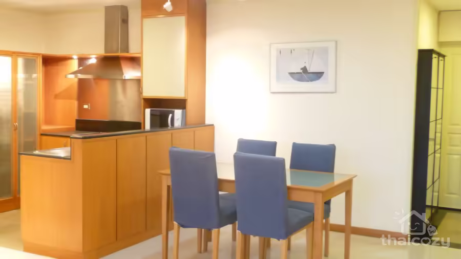 Corner Apartment for Rent, 2 Bed, Close to BTS photo 1